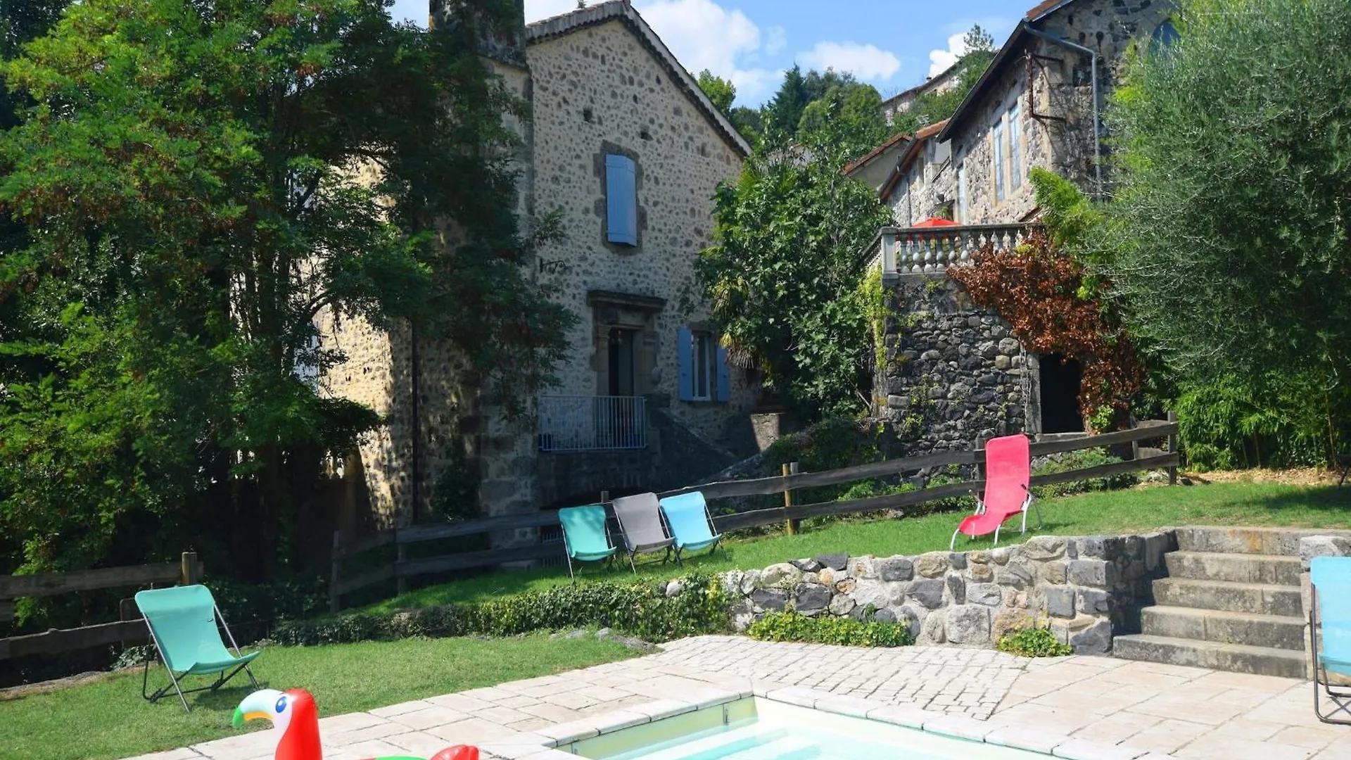 Lovely House With Grass Garden Shared Swimmingpool Next To The River Ard Che Lalevade-dʼArdèche