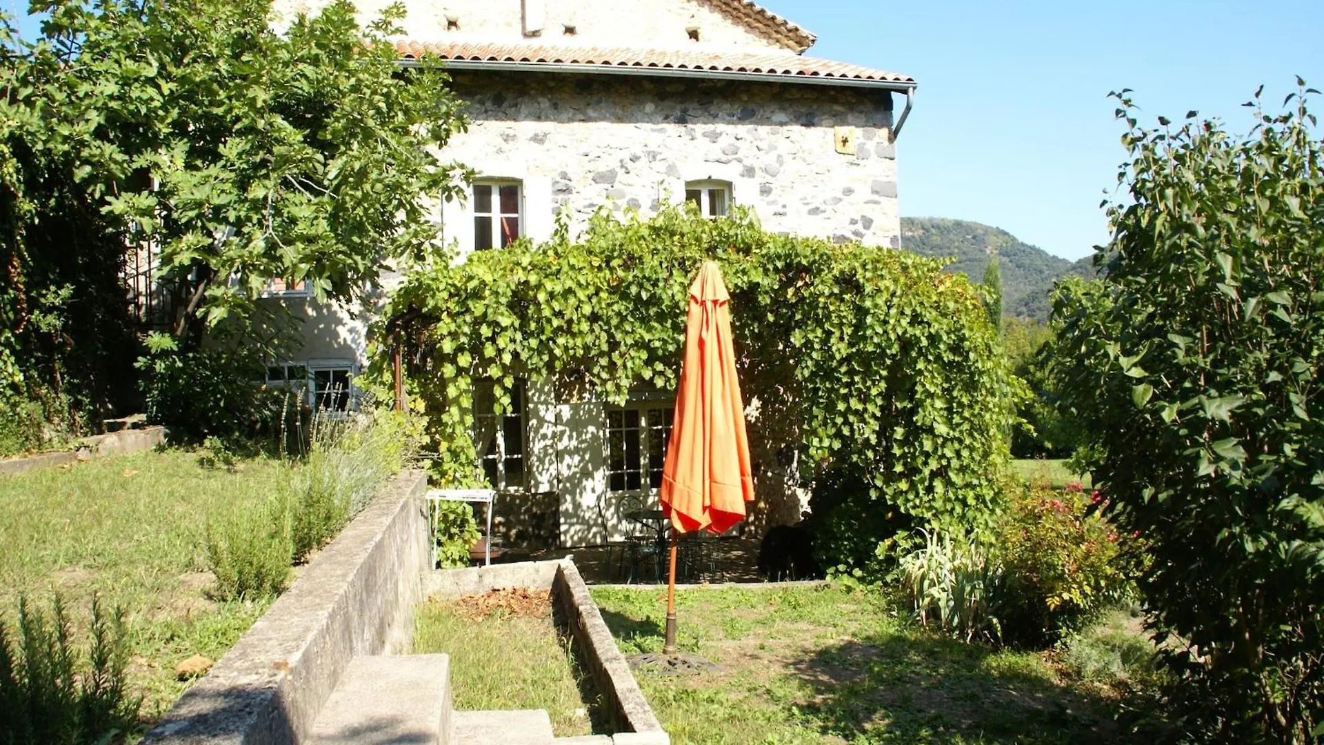 Lovely House With Grass Garden Shared Swimmingpool Next To The River Ard Che Lalevade-dʼArdèche