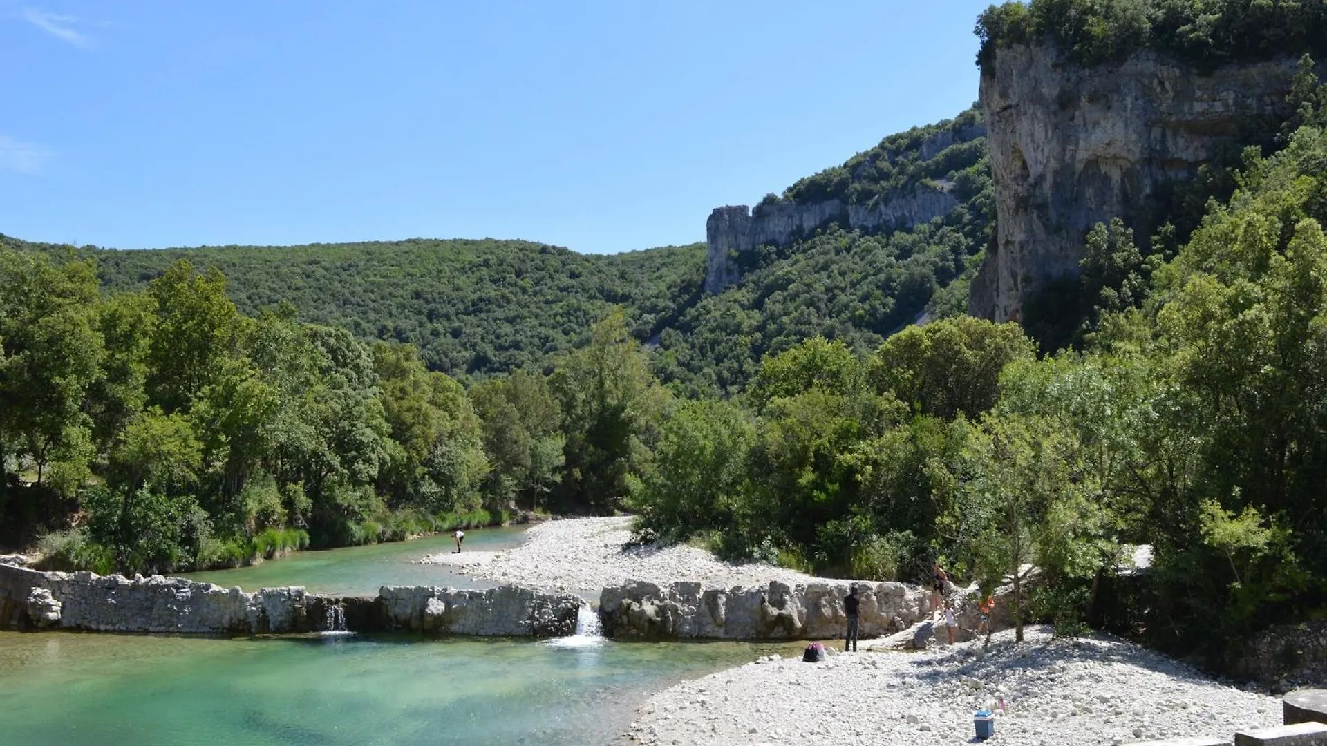 Lovely House With Grass Garden Shared Swimmingpool Next To The River Ard Che Lalevade-dʼArdèche