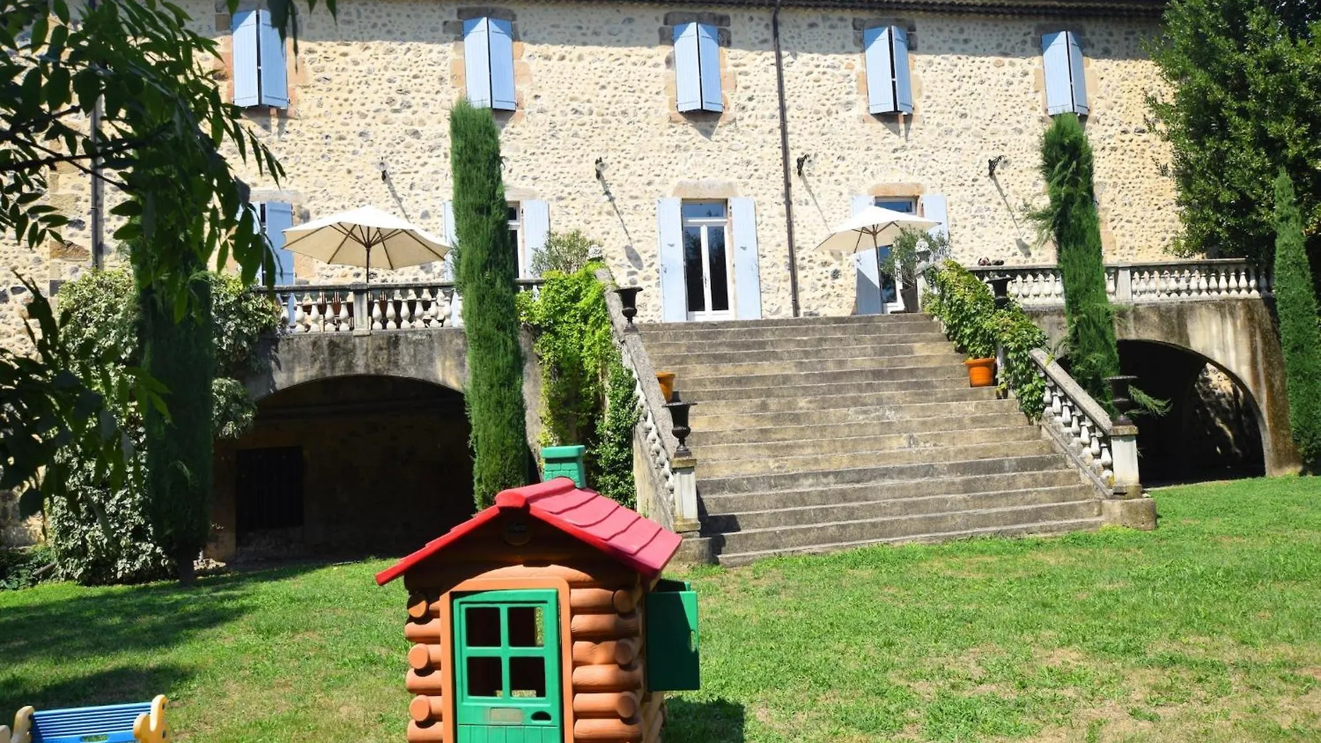 Lovely House With Grass Garden Shared Swimmingpool Next To The River Ard Che Lalevade-dʼArdèche Frankrike