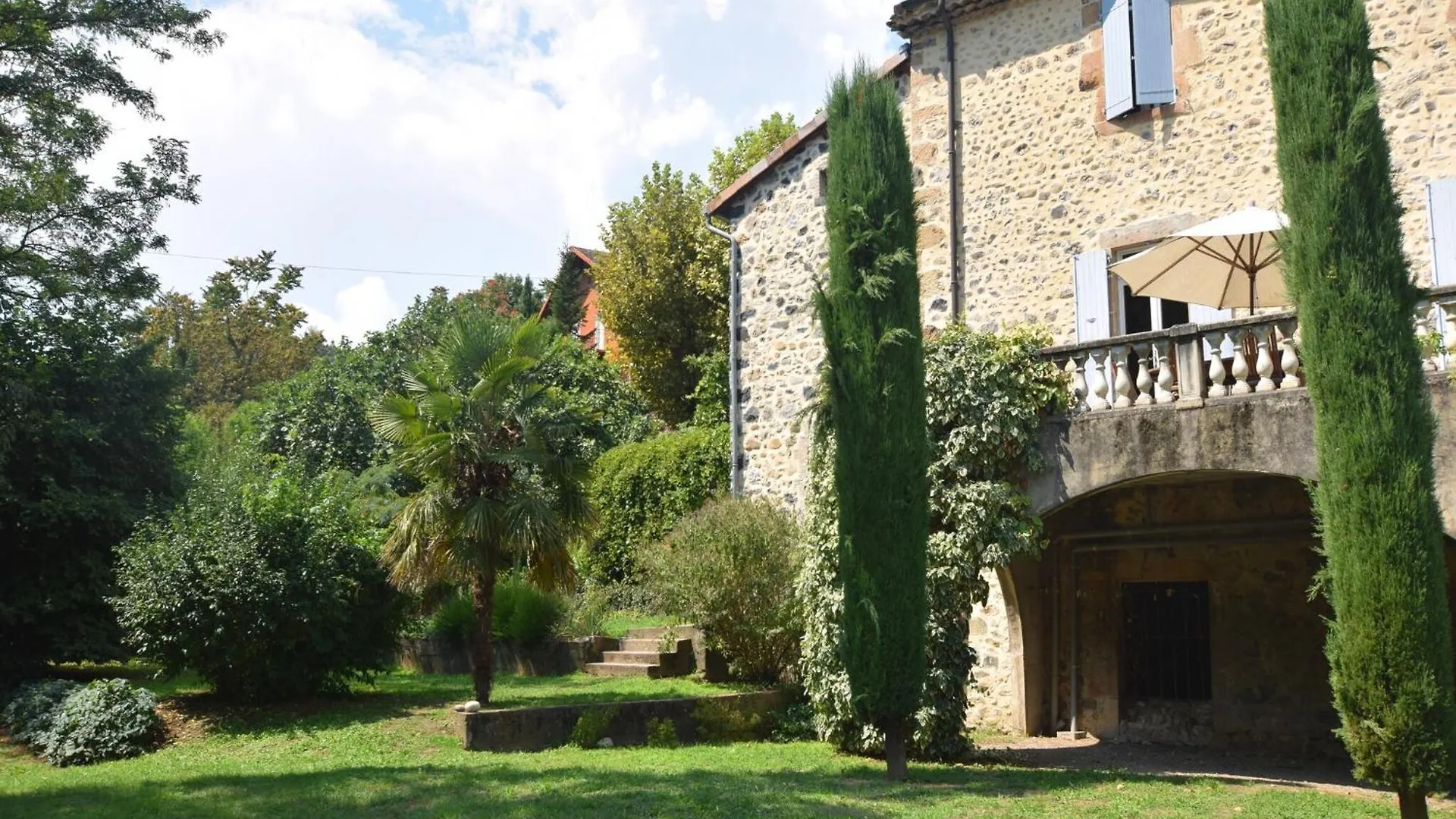 Lovely House With Grass Garden Shared Swimmingpool Next To The River Ard Che Lalevade-dʼArdèche Semesterbostad